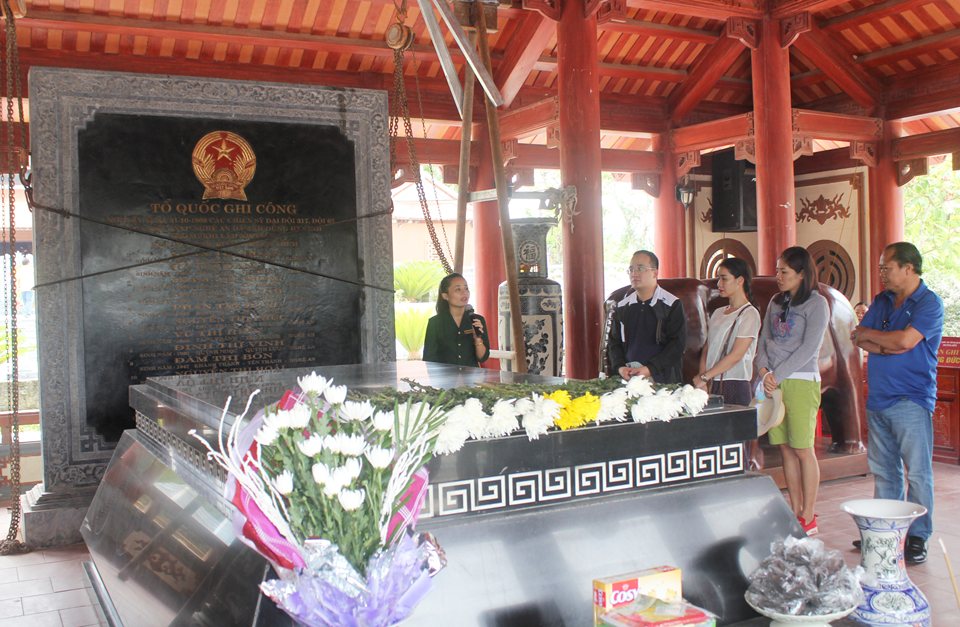 Khu tưởng niệm các anh hùng liệt sỹ Truông Bồn